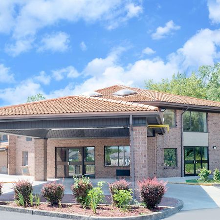 Days Inn By Wyndham Geneva/Finger Lakes Zewnętrze zdjęcie
