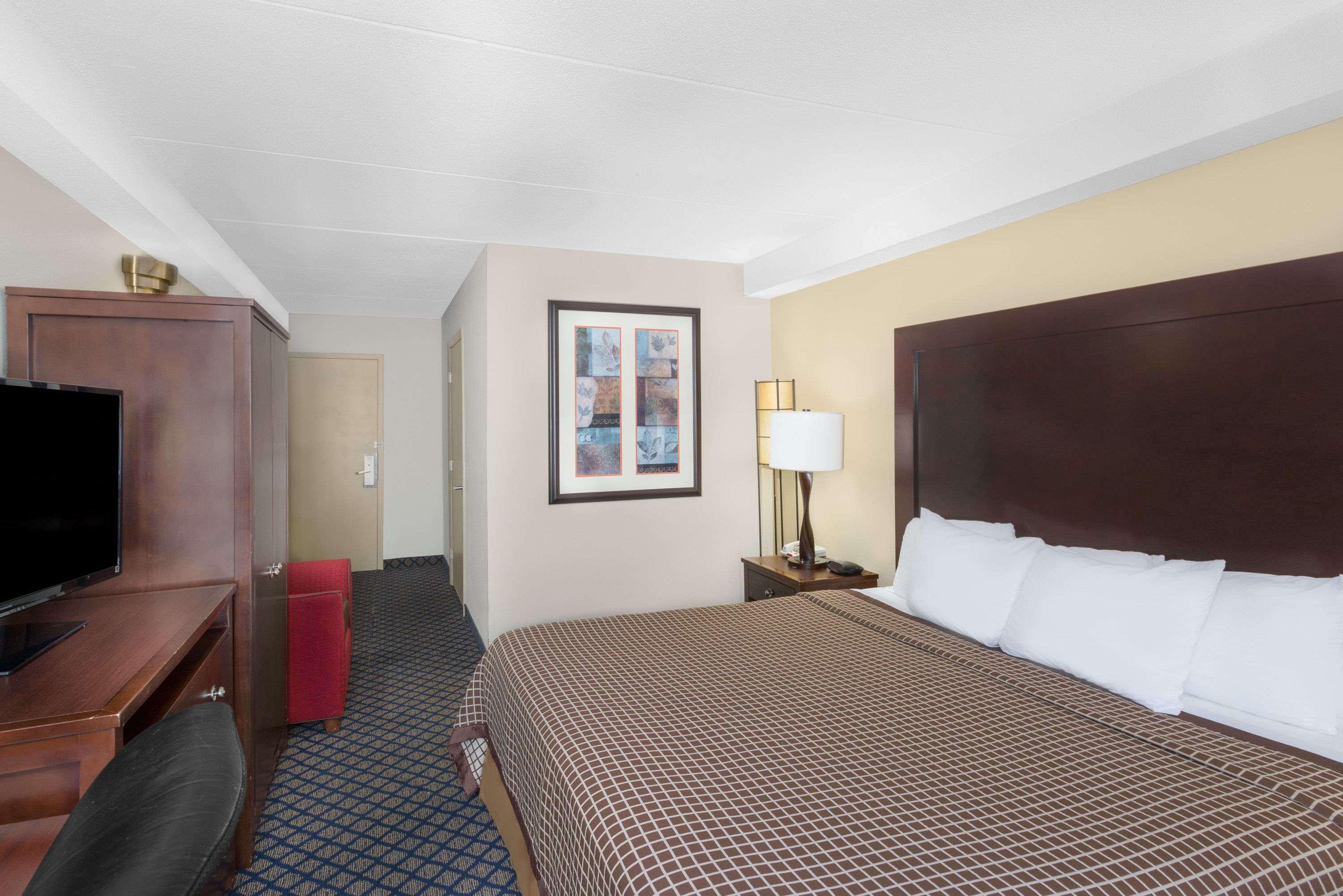 Days Inn By Wyndham Geneva/Finger Lakes Zewnętrze zdjęcie