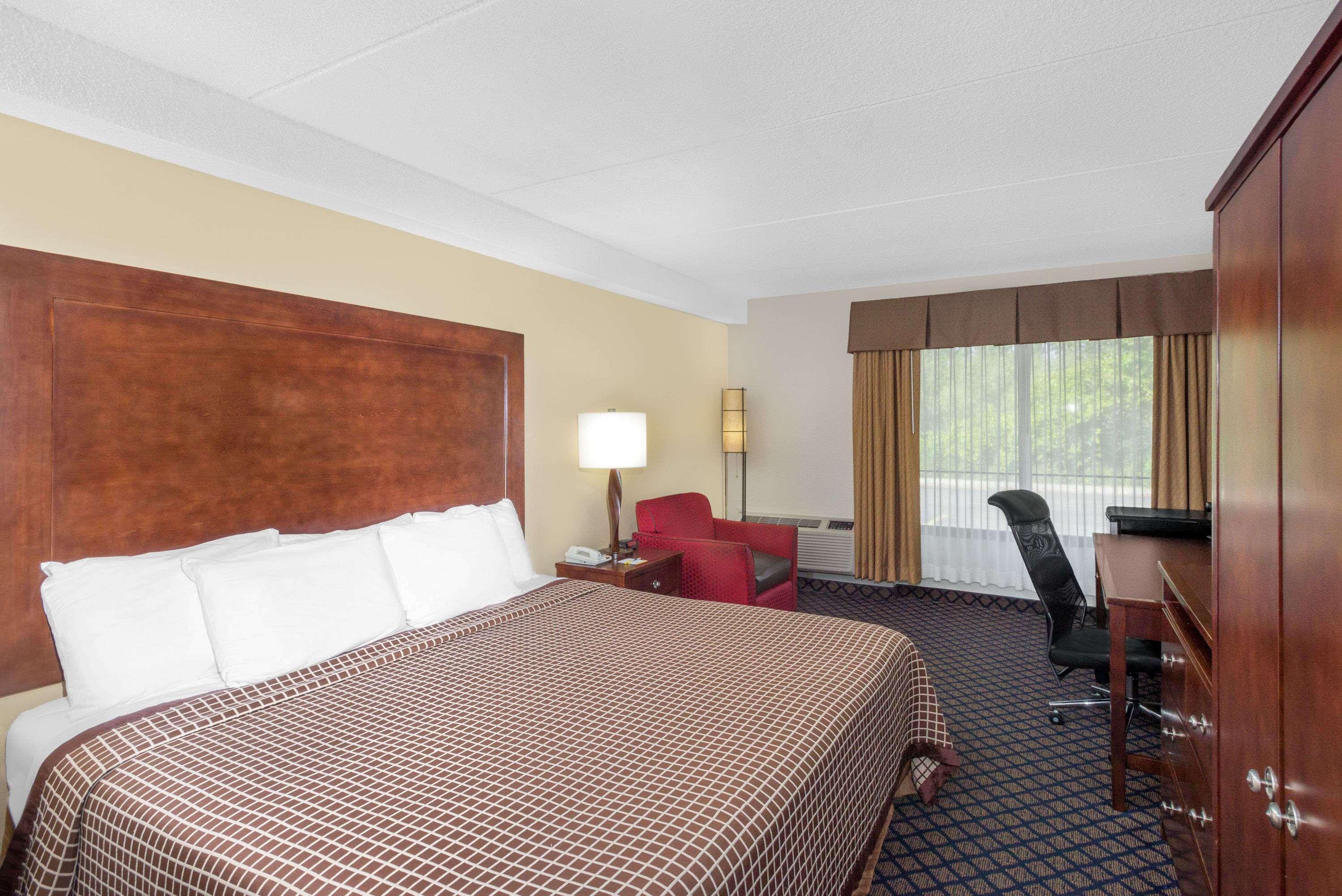 Days Inn By Wyndham Geneva/Finger Lakes Zewnętrze zdjęcie