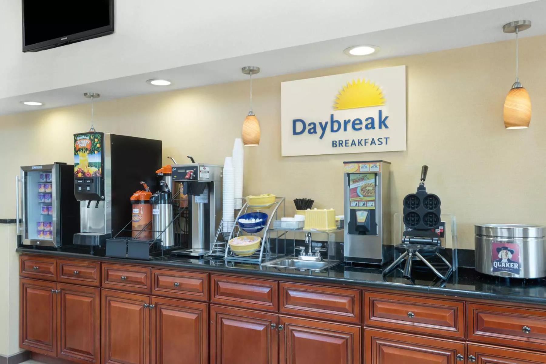 Days Inn By Wyndham Geneva/Finger Lakes Zewnętrze zdjęcie